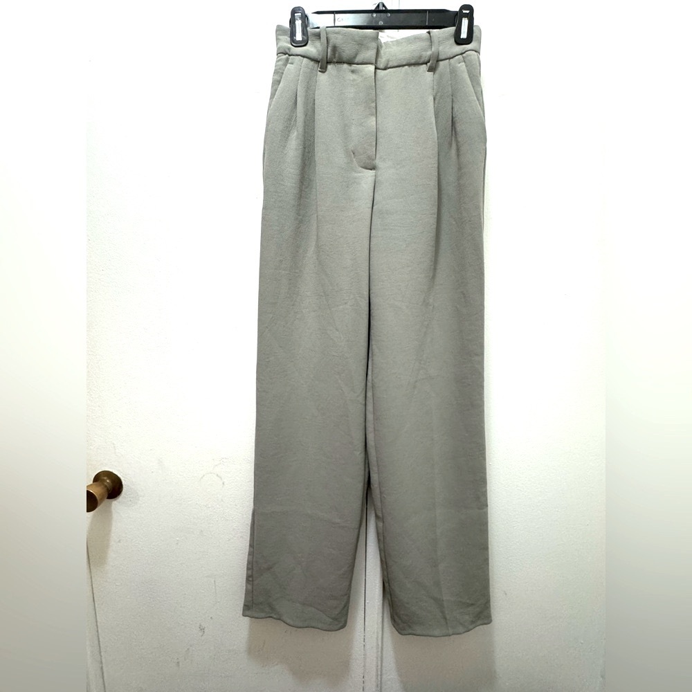 Aritzia Wilfred The Effortless Pant™ - Crepette™ sage green size 0